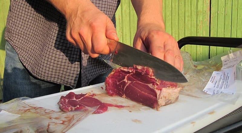 How to slice beef against the grain